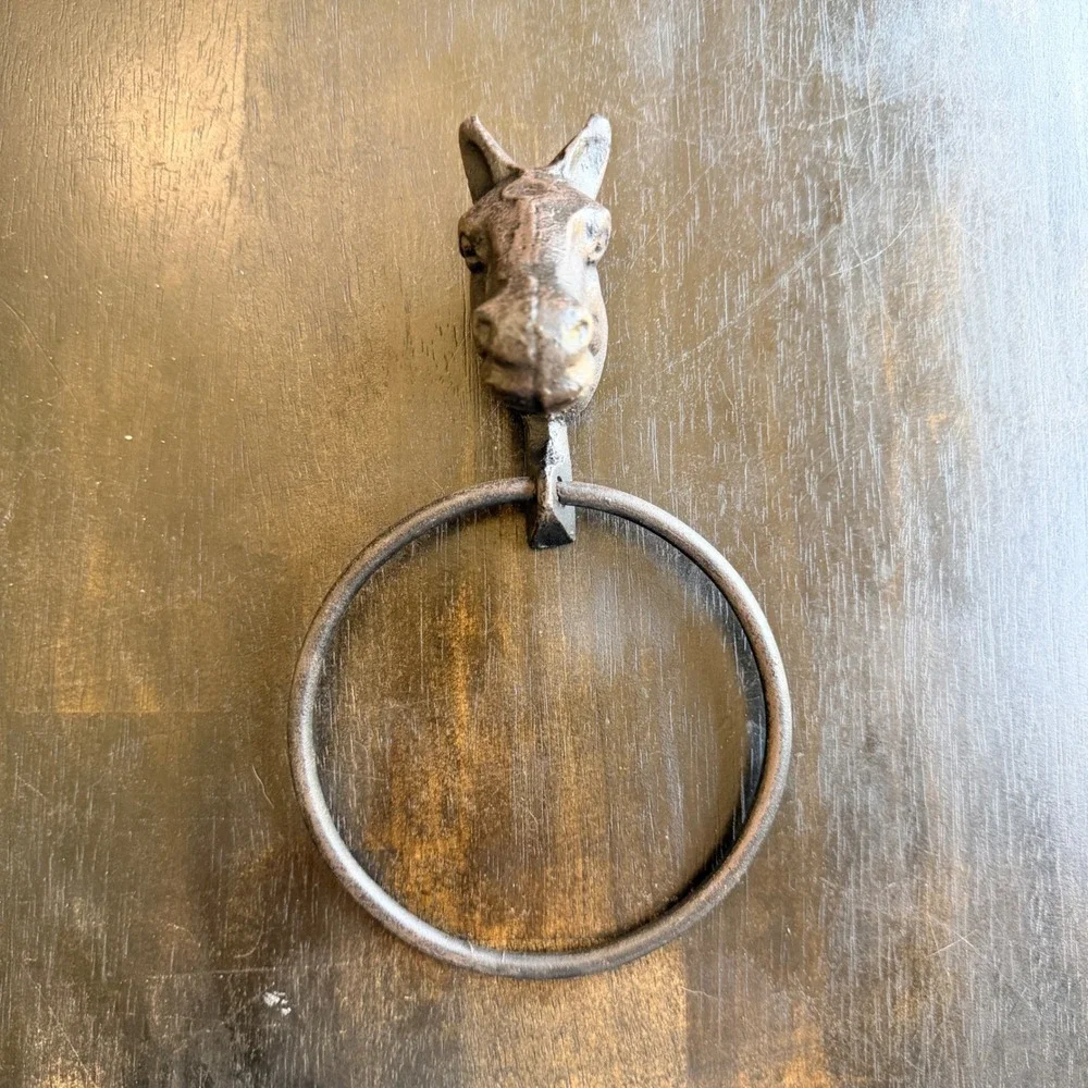 Primitives by Kathy bring equestrian